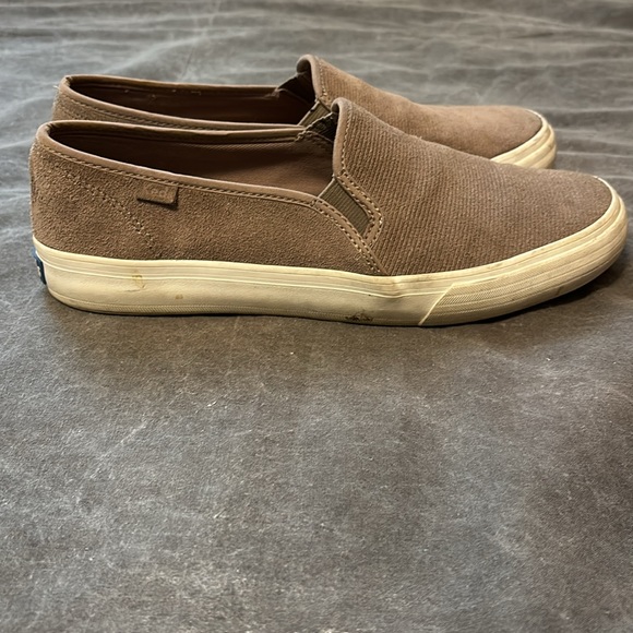 Tan suede Keds. EUC. Size 8 Dream foam soles - Picture 6 of 8